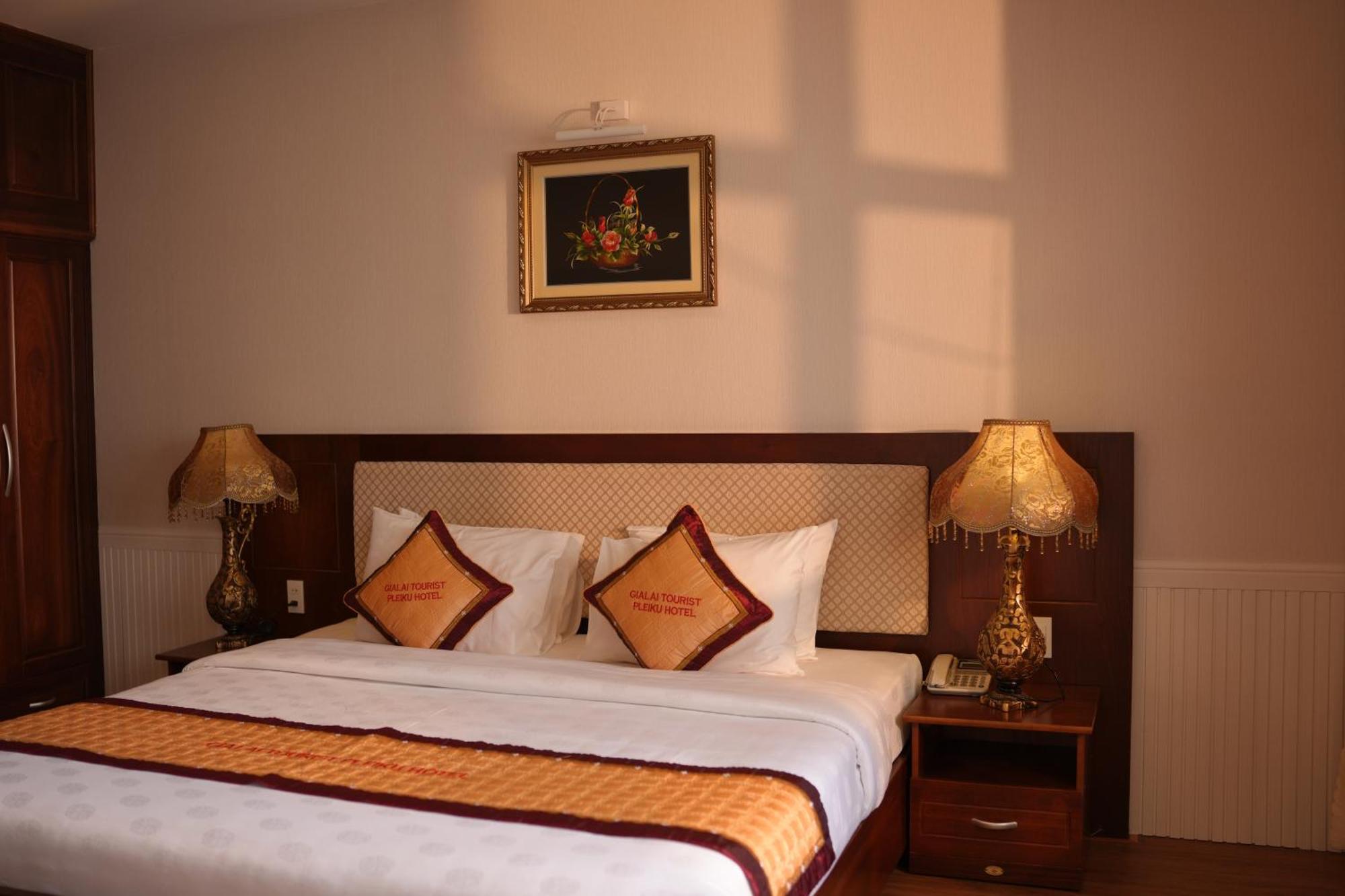 Pleiku Hotel By Gia Lai Tourist Exterior photo